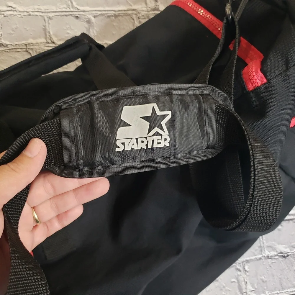 VTG 90s Starter Chicago Bulls Black Canvas Gym Duffle Bag